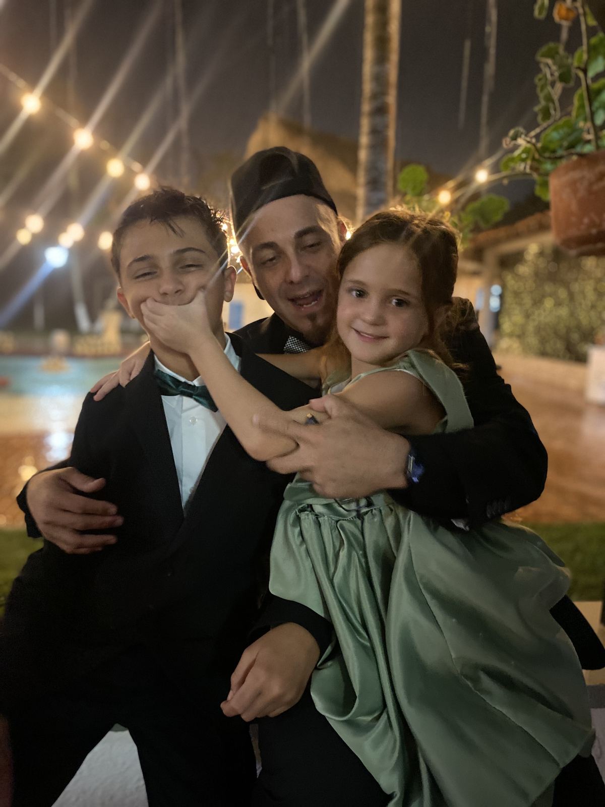David with his kids